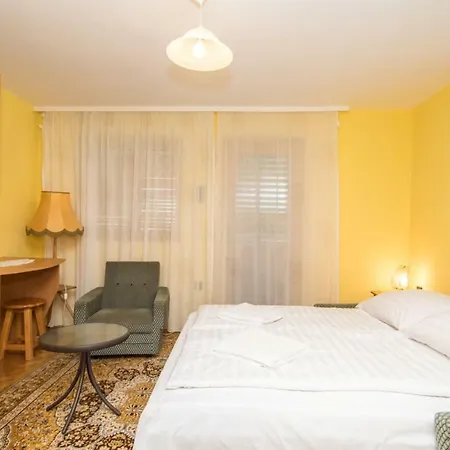 Kaman Pince Apartamento Alsópáhok