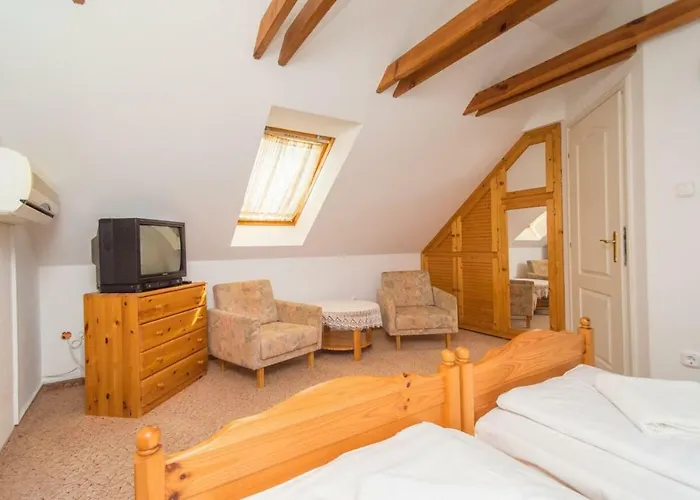 Kaman Pince Appartement Alsópáhok