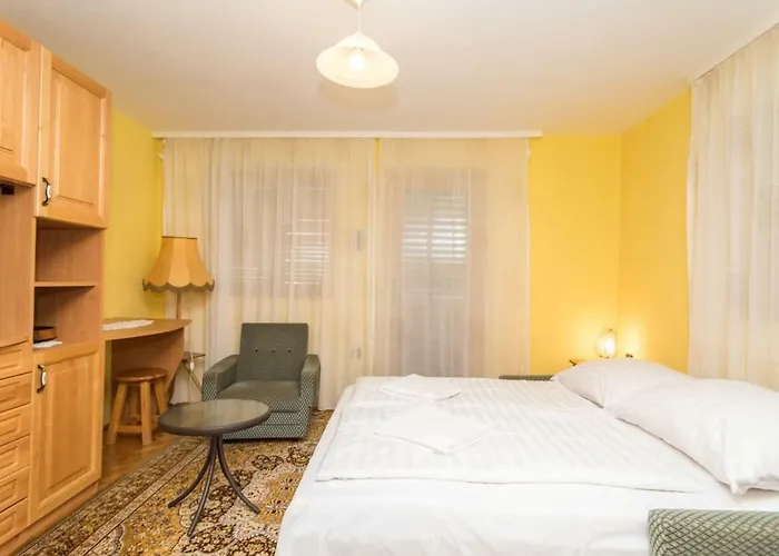 Kaman Pince Apartmán Alsópáhok